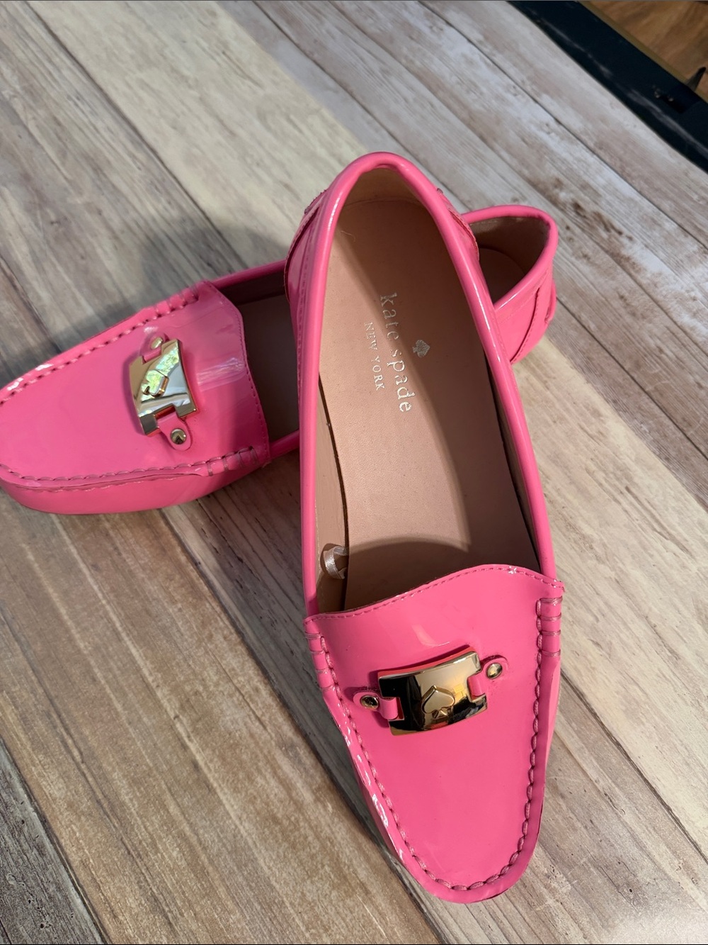 kate spade Bright Pink Patent Leather Carmen Loafers with Gold Hardware 7 NEW